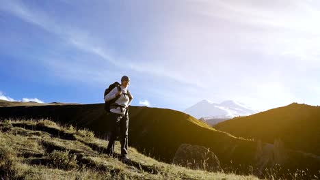 Wanderer-Frau-Gebirge