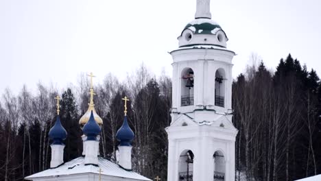 White-Colonial-Style-Church.-This-is-the-Church-used-in-the-film-The-Birds