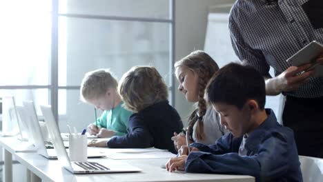 Estudiantes-en-tareas