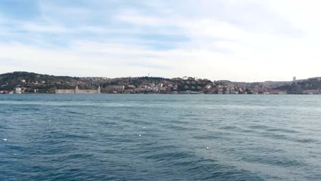 Herrliche-Seenlandschaft.-Schönen-Teich,-der-Bosporus,-Istanbul,-Türkei.-Kamerafahrt