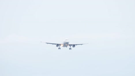 Airplane-landing-at-Phuket-airport