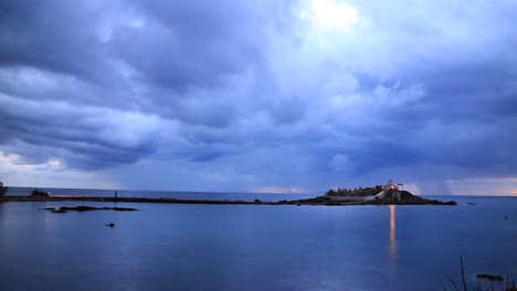 Agios-Fokas-en-Grecia-Laconia-en-clima-tempestuoso