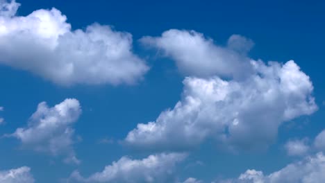 Soft-Smooth-Heavenly-Clouds-on-Clear-Sky-in-Sunny-Day