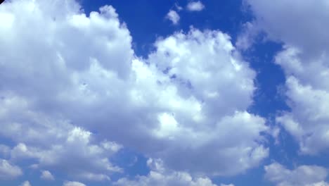 Soft-Smooth-Heavenly-Clouds-on-Clear-Sky-in-Sunny-Day