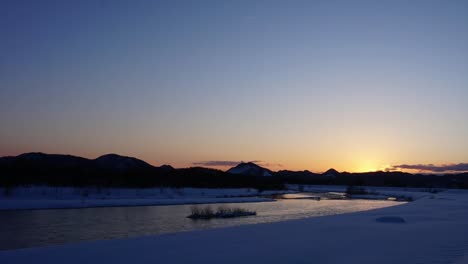 Dramatischen-Sonnenuntergang-Winter-Szene-Zeitraffer-4k-Auflösung-Aufnahmen