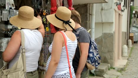 Tourists-at-street-shop