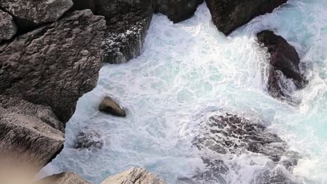 blue-and-white-foamy-ocean-waves-(50-fps-slow-motion)