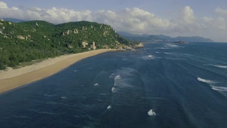 Luftaufnahme-der-wunderschöne-tropische-Wüste-Insel-Strand-von-Drohne