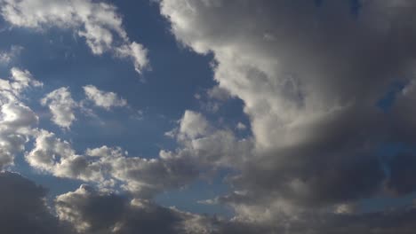 Lluvia-de-Cumulus-nubes-cielo-móvil