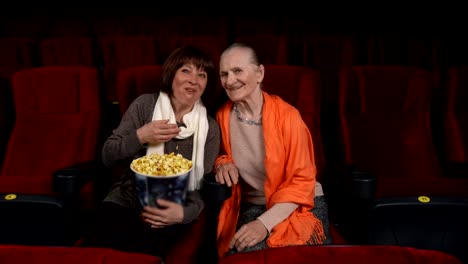 Grandmother-and-her-daughter-at-the-cinema