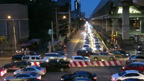 Night-traffic-jam-in-Bangkok