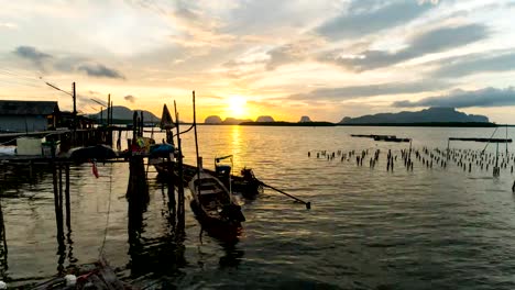 4K-of-Timelapse,Beautiful-colorful-color-and-light-sunrise-sky-and-clouds-over-tropical-sea