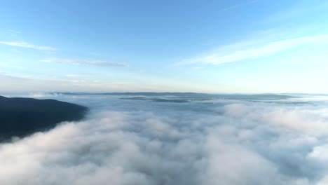 In-tief-hängenden-Wolken-ablehnen