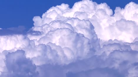 Soft-Smooth-Heavenly-Clouds-on-Clear-Sky-in-Sunny-Day