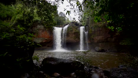 slow-motion-of-Haew-Suwat-Waterfall-in-Khao-Yai-National-Park,-Thailand