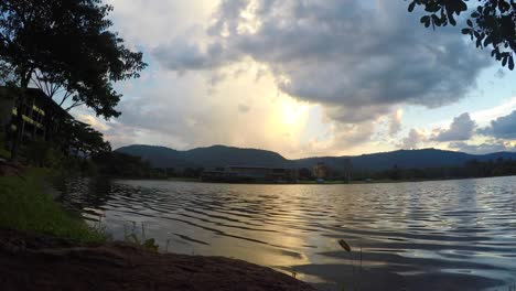 Landschaft-Sunset-Sky-Over-Lake,-Thailand