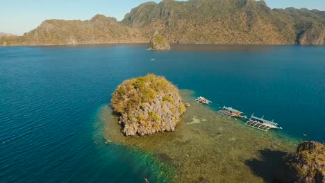 Paisaje-marino-con-lagunas-e-Islas