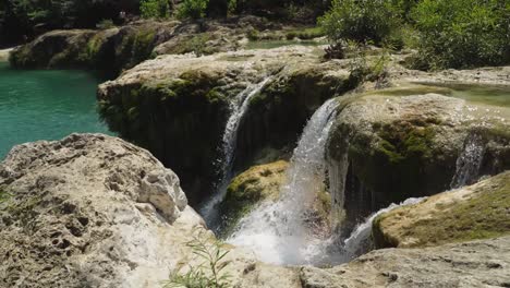 Wunderschönen-tropischen-Wasserfall.-Philippinen,-Luzon