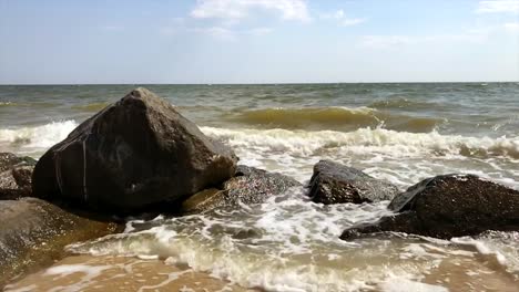 Sea-Waves-Breaking-On-Rock---Slow-Motion