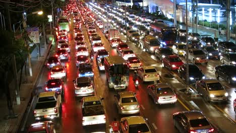 Traffic-jam-at-night-in-Bangkok