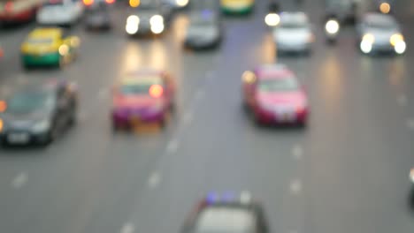 Defocused-traffic-in-Bangkok