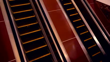 Moving-escalator-in-subway