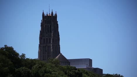 Iglesia-de-la-torre-de-orilla-Nueva-York