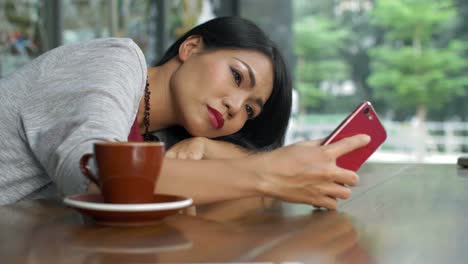 Asian-Woman-in-Café