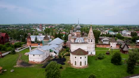 aerial-shot-Cathedral-of-Archangel-Michael-in-Yuriev-Polsky,-Russia