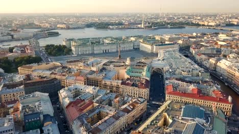 Fliegen-über-dem-Zentrum-von-St.-Petersburg