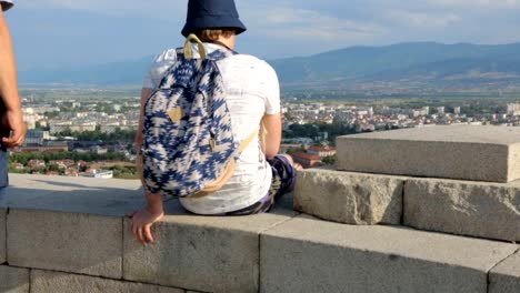 Male-tourist-above-the-city