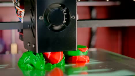 Automatic-three-dimensional-3D-printer-machine-printing-plastic-model