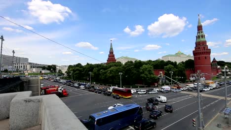 Vista-del-Kremlin-de-Moscú-en-un-día-soleado,-Rusia---Arquitectura-y-punto-de-referencia-de-Moscú,-paisaje-urbano-de-Moscú