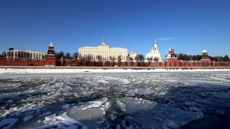 View-of-the-Moskva-River-and-the-Kremlin-(winter-day),-Moscow,-Russia