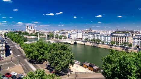 Panorama-de-París-con-la-isla-de-la-Cité-y-la-Catedral-de-Notre-Dame-de-París-timelapse-desde-el-mirador-de-Instituto-del-mundo-árabe.-Francia