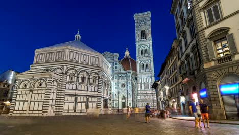 Basilica-di-Santa-Maria-del-Fiore-und-Baptisterium-San-Giovanni-in-Florenz-Tag-zu-Nacht-Zeitraffer