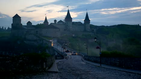 Arquitectura-de-noche-niebla-castillo