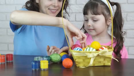 Familie-zu-Ostern.