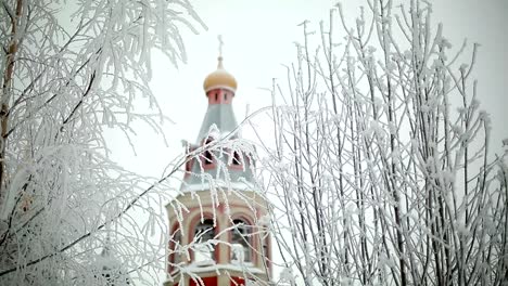 vista-de-invierno-de-las-cúpulas-de-la-iglesia