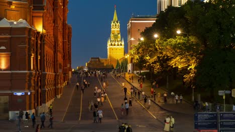 El-lapso-de-movimiento-de-la-Plaza-Roja-y-la-torre-Spasskaya