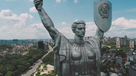 Stainless-Steel-Sculpture-of-Motherland-on-Bank-of-Dnieper-River,-Kiev,-Ukraine.