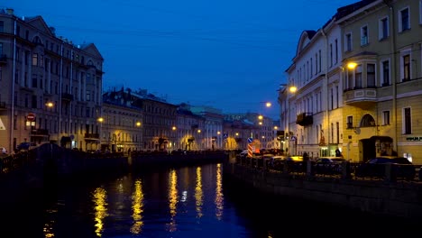 Moyka-river-at-night,-St-Petersburg,-Russia