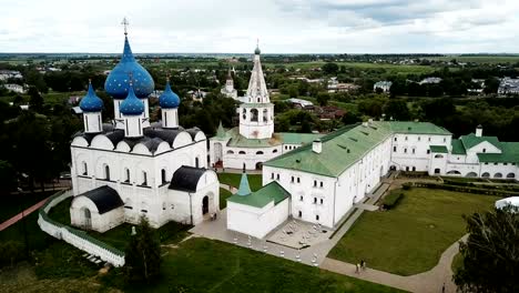 Luftaufnahme-des-architektonischen-Ensemble-des-Kremls-Suzdal