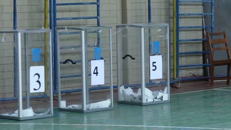 Presidential-Election-in-Ukraine.-People-vote-for-the-new-president-in-the-country.-Voting-process.