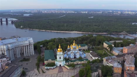 Aerial-view-of-St.-Michael-Golden-Domed-Monastery,-Ministry-of-Foreign-Affairs-and-Saint-Sophia-Cathedral-in-Kiev,-Ukraine