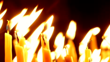 Burning-candles-in-Holy-Sepulcher-Church