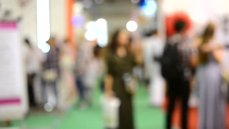 Many-people-walk-inside-the-mall-exhibition-store