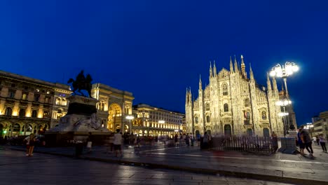 Día-de-la-Catedral-de-Milán-timelapse-noche-Duomo-di-Milano-es-la-iglesia-gótica-de-la-Catedral-de-Milán,-Italia