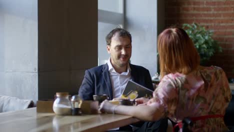 Disabled-Woman-on-Date-in-Cafe