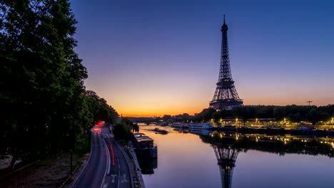 Eiffelturm-und-der-Seine-Fluss-Nacht-zu-Tag-Timelapse,-Paris,-Frankreich